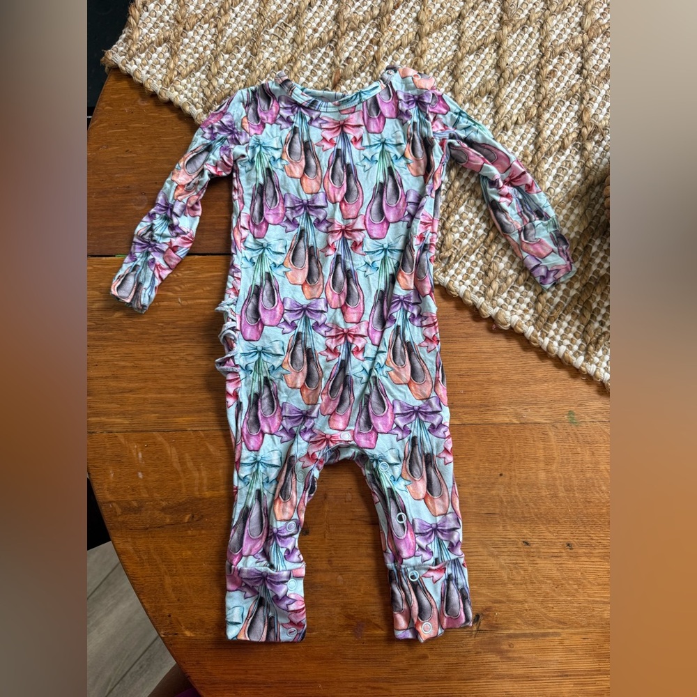 Posh Peanut Onsie 6-9 months